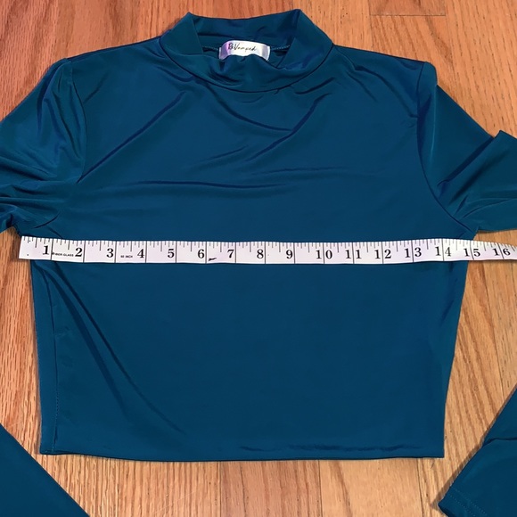 Revamped Mock turtleneck Crop Long Sleeve Shirt S - Picture 5 of 6